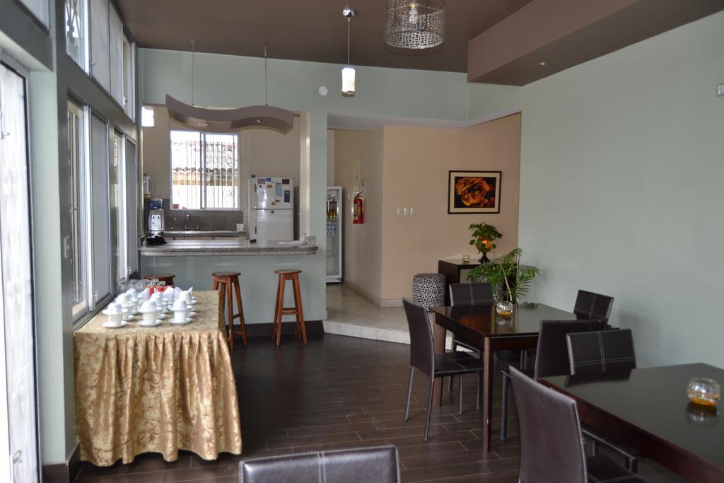 Urdesa Suites Hotel 과야킬 외부 사진