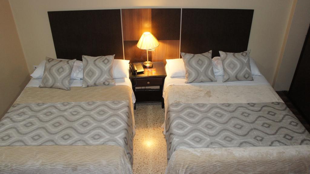 Urdesa Suites Hotel 과야킬 외부 사진