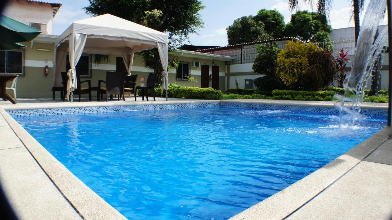 Urdesa Suites Hotel 과야킬 외부 사진